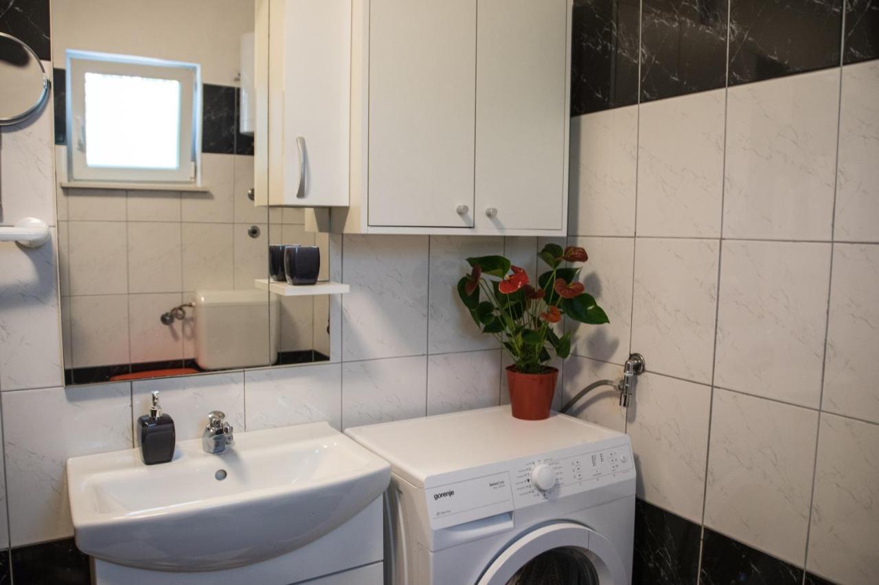 פאז'אנה Apartmani M&C מראה חיצוני תמונה