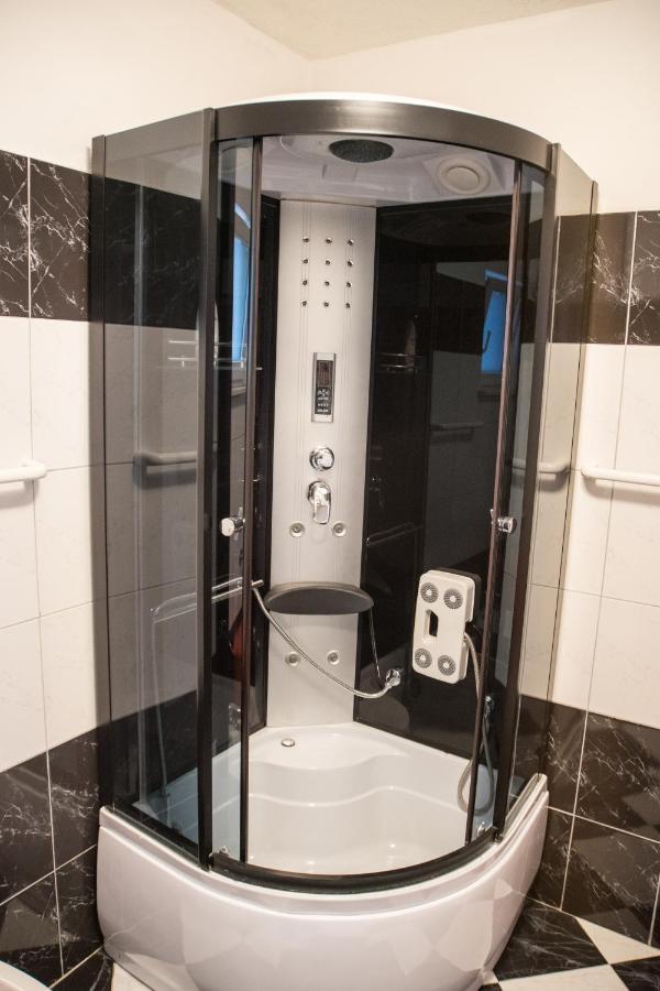פאז'אנה Apartmani M&C מראה חיצוני תמונה