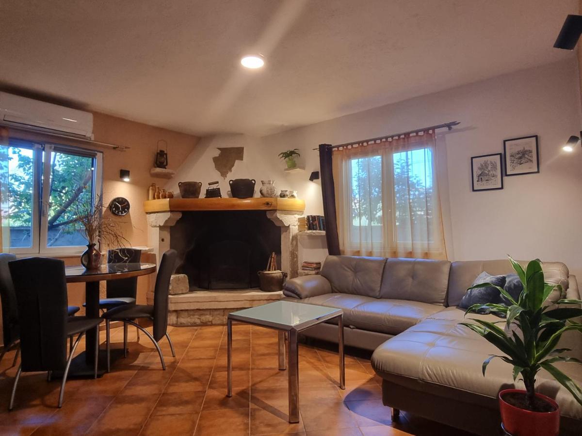 פאז'אנה Apartmani M&C מראה חיצוני תמונה